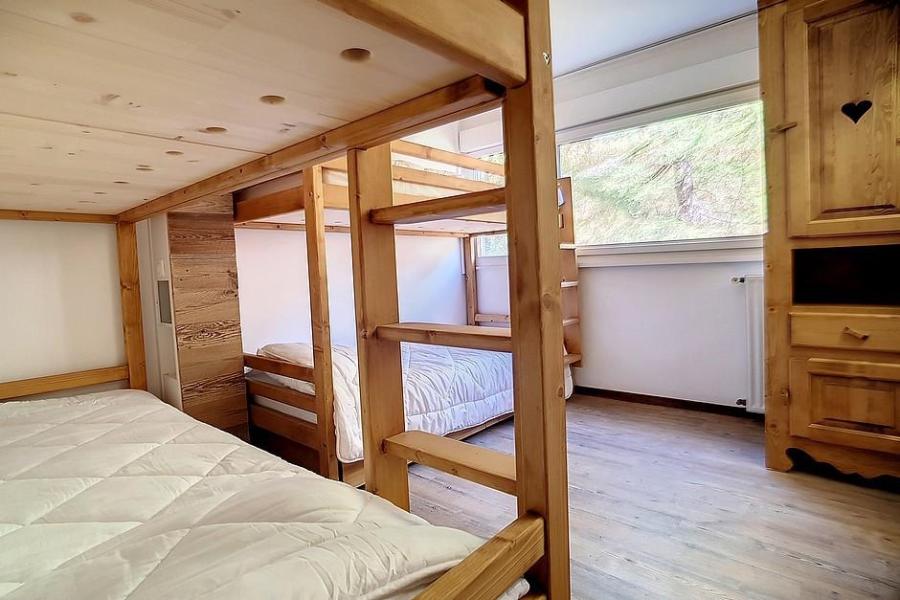 Holiday in mountain resort 2 room duplex apartment 5 people (C33) - La Résidence les Lauzes - Les Menuires - Bedroom