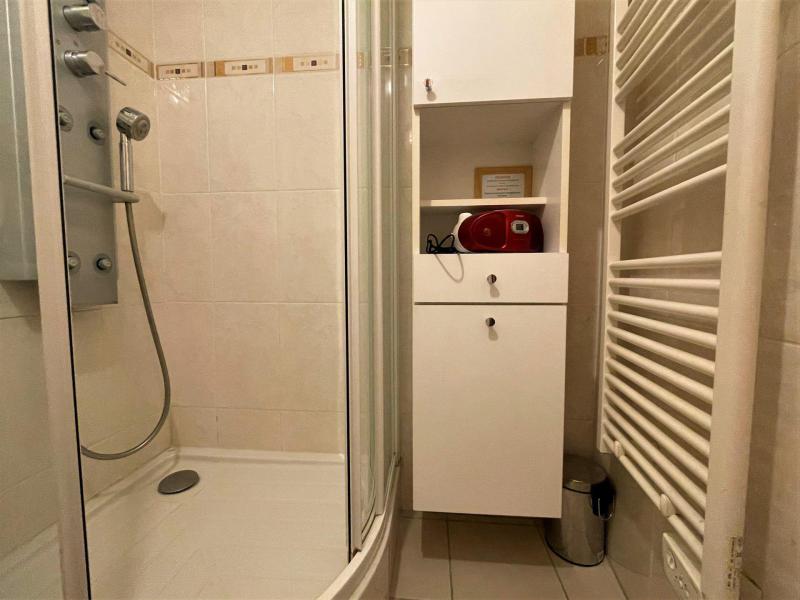 Vacanze in montagna Studio con alcova per 4 persone (31) - La Résidence les Mélèzes - Les Menuires - Bagno con doccia