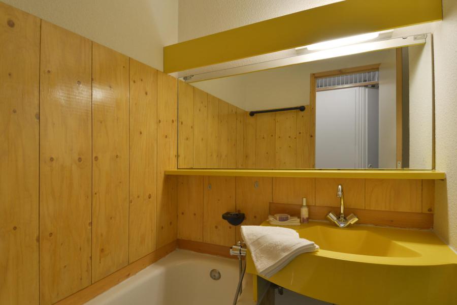 Holiday in mountain resort Studio sleeping corner 4 people (510) - La Résidence Licorne - La Plagne - Wash-hand basin
