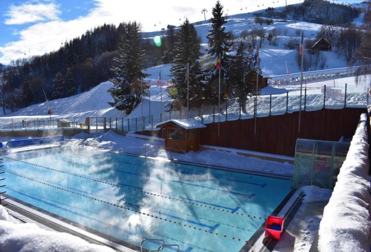 Urlaub in den Bergen La Résidence Lunik Orion - Le Corbier - Schwimmbad