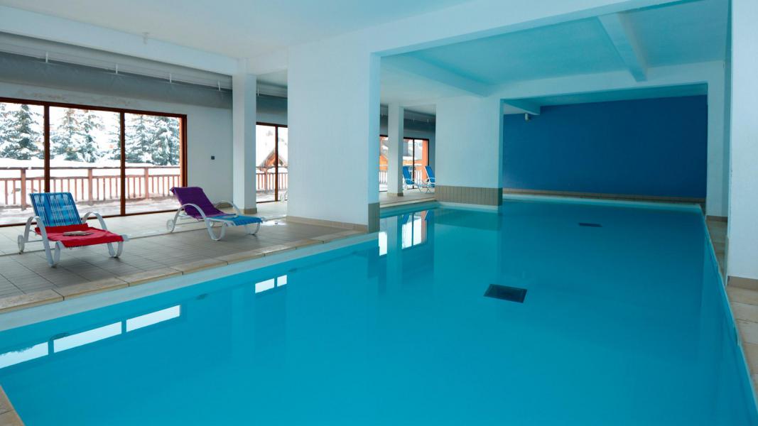 Vacances en montagne La Résidence Pra Sainte Marie - Vars - Piscine