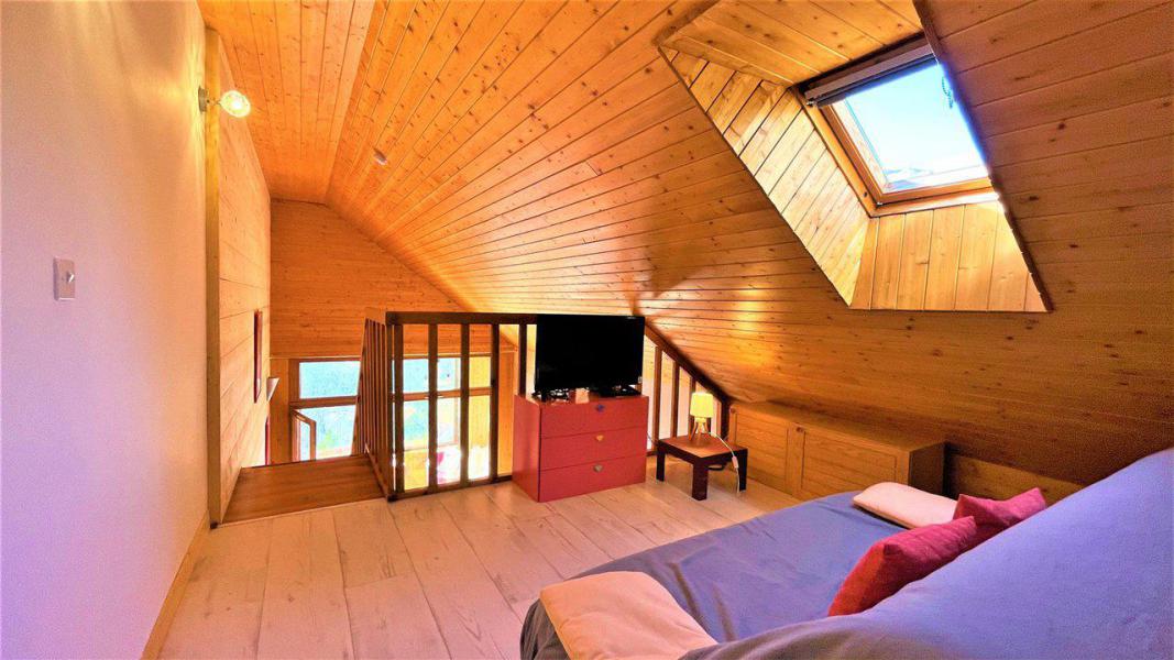 Vacanze in montagna Appartamento su due piani 3 stanze per 6 persone (VAL03) - La Résidence Valérianes - Pelvoux - Mezzanino mansardato (-1.80 m)