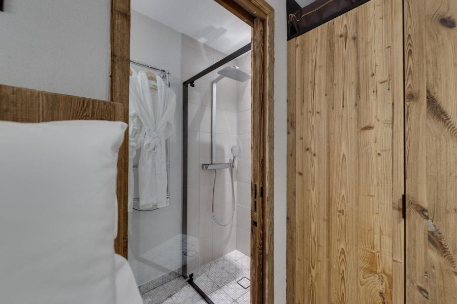 Holiday in mountain resort 3 room apartment 4 people - Last In The Valley - Val d'Isère - Shower room