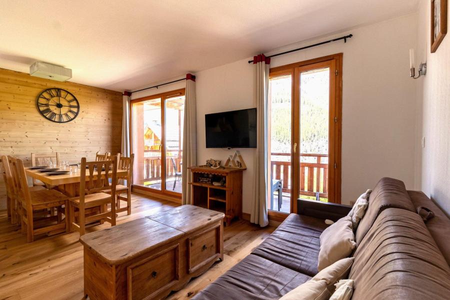 Urlaub in den Bergen 3-Zimmer-Holzhütte für 8 Personen (601) - Le Balcon des Airelles - Les Orres - Wohnzimmer