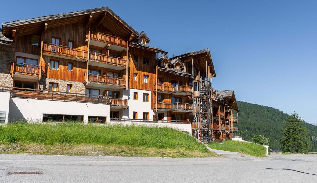 Vacances en montagne Le Balcon des Airelles - Les Orres - Extérieur été