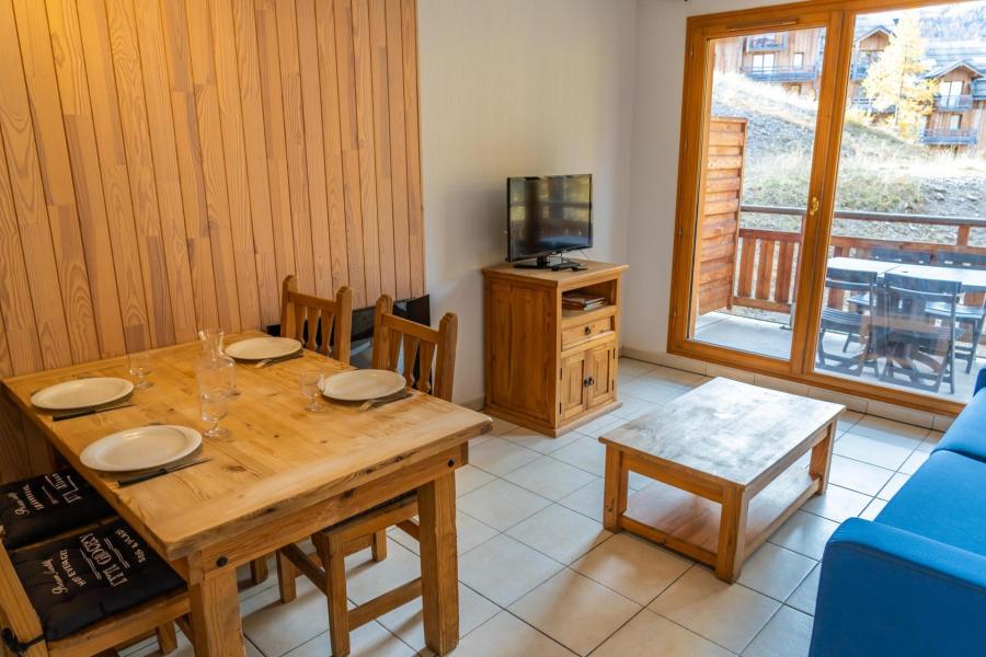 Vakantie in de bergen Appartement 2 kamers 4 personen (207) - Le Balcon des Airelles - Les Orres - Woonkamer