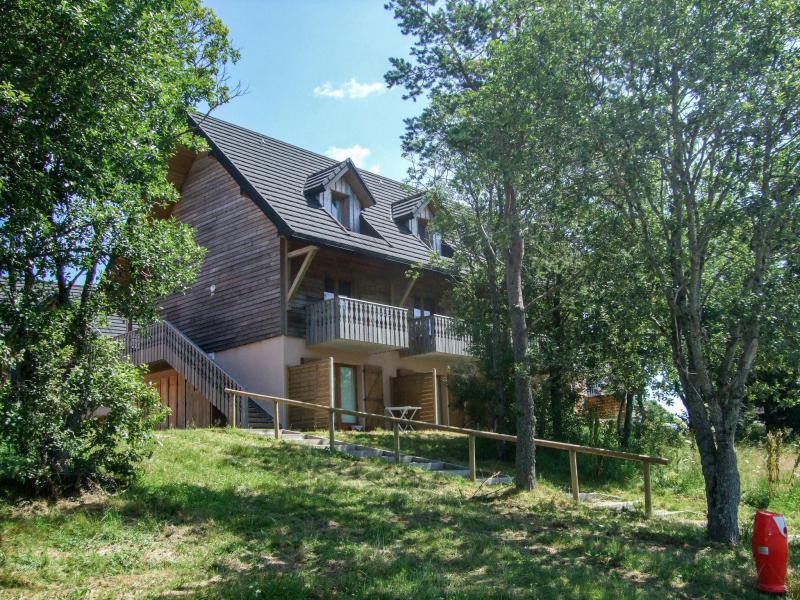 Rent in ski resort Le Bois de la Reine - Super Besse - Summer outside