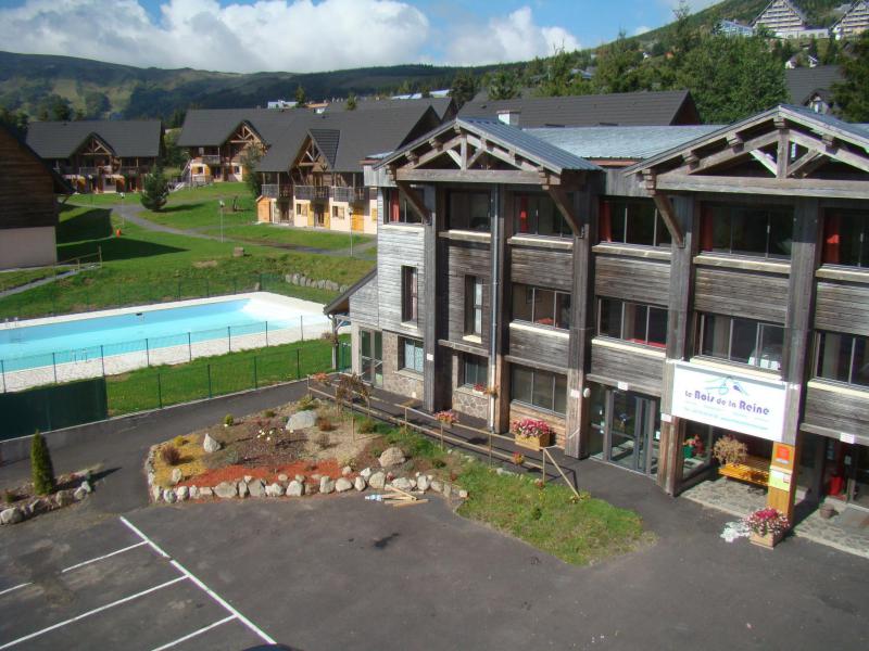 Holiday in mountain resort Le Bois de la Reine - Super Besse - Summer outside