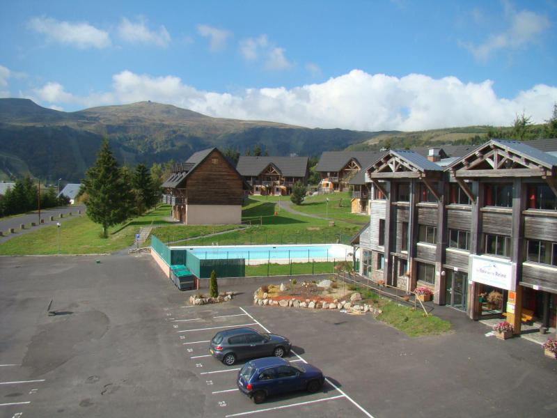 Rent in ski resort Le Bois de la Reine - Super Besse - Summer outside