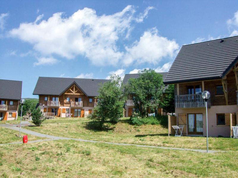 Location au ski Le Bois de la Reine - Super Besse - Extérieur été