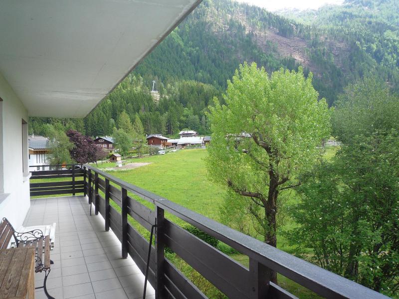 Holiday in mountain resort 3 room apartment 4 people (1) - Le Bois du Bouchet - Chamonix - Balcony