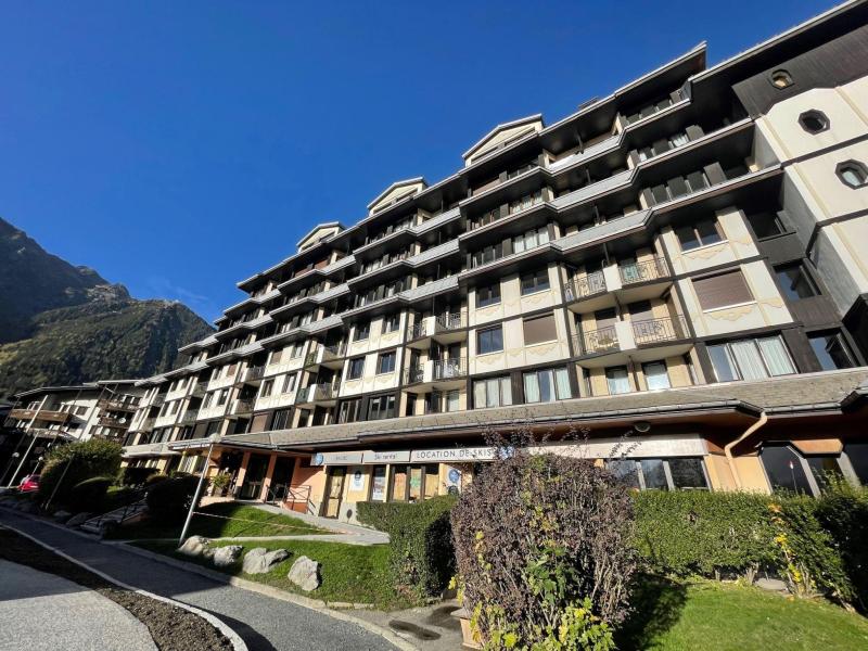 Rent in ski resort Le Chamois Blanc - Chamonix - Summer outside