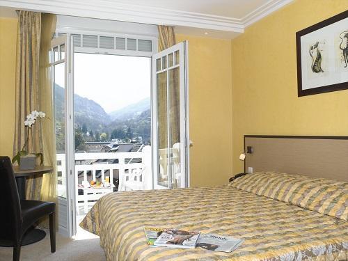 Holiday in mountain resort Privilege Room (2 people) - Le Golf Hôtel - Brides Les Bains - Bedroom