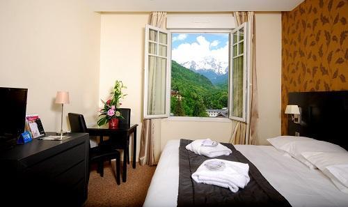 Holiday in mountain resort Superior room (2 people) - Le Golf Hôtel - Brides Les Bains - Bedroom