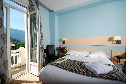 Holiday in mountain resort Superior room (2 people) - Le Golf Hôtel - Brides Les Bains - Bedroom