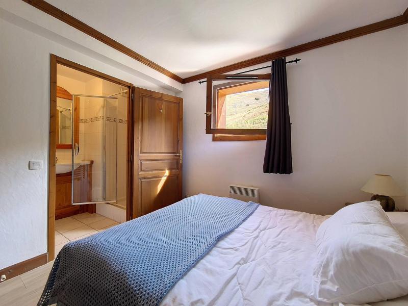 Holiday in mountain resort 4 room apartment 6 people (6) - Le Hameau de la Sapinière - Chalet Cembro - Les Menuires - Bedroom