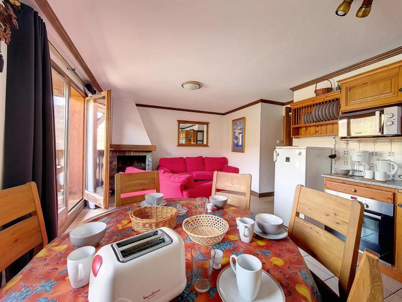 Urlaub in den Bergen 4-Zimmer-Appartment für 6 Personen (6) - Le Hameau de la Sapinière - Chalet Cembro - Les Menuires - Wohnzimmer