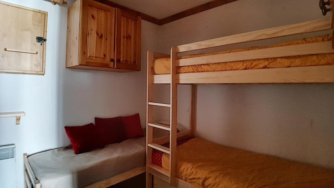 Holiday in mountain resort 3 room apartment 6 people (1) - Le Hameau de la Sapinière - Chalet Cembro - Les Menuires