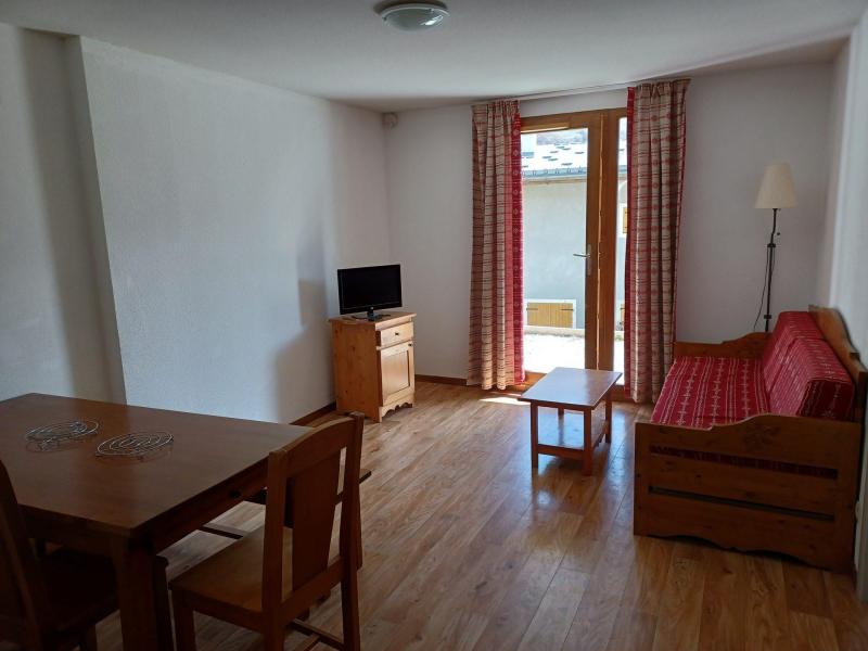Holiday in mountain resort 2 room apartment 4 people (B202) - Le Hameau des Aiguilles - Albiez Montrond - Living room