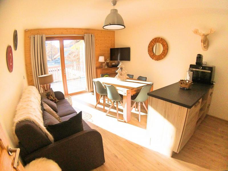 Holiday in mountain resort 2 room apartment cabin 6 people (M18) - Le Hameau des Rennes - Vars - Living room