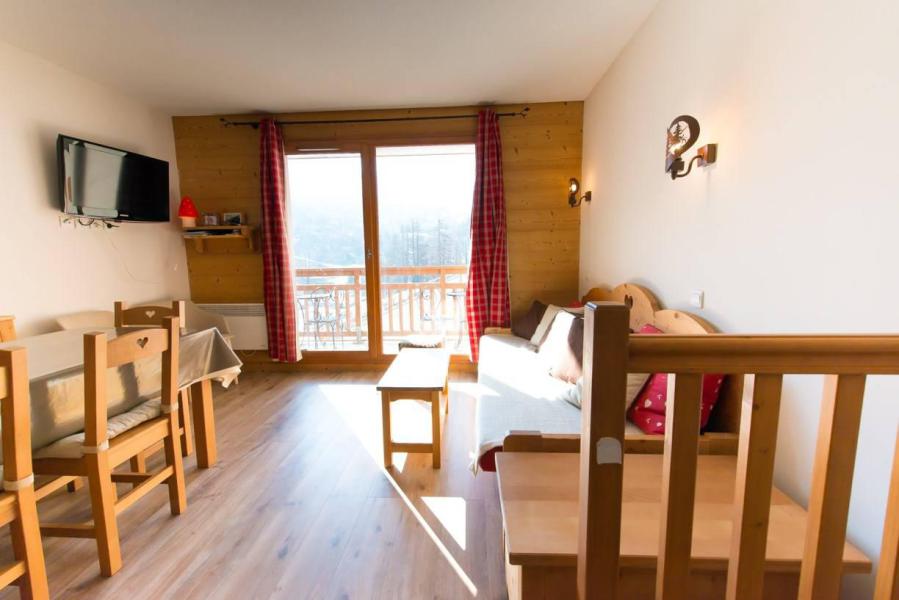 Holiday in mountain resort 4 room duplex apartment 6 people (D22) - Le Hameau des Rennes - Vars - Living room