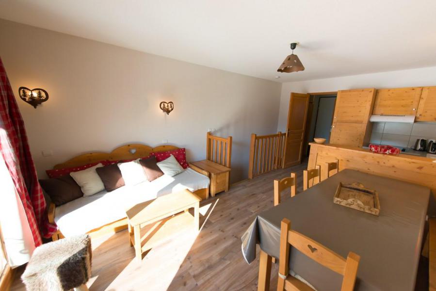 Holiday in mountain resort 4 room duplex apartment 6 people (D22) - Le Hameau des Rennes - Vars - Living room