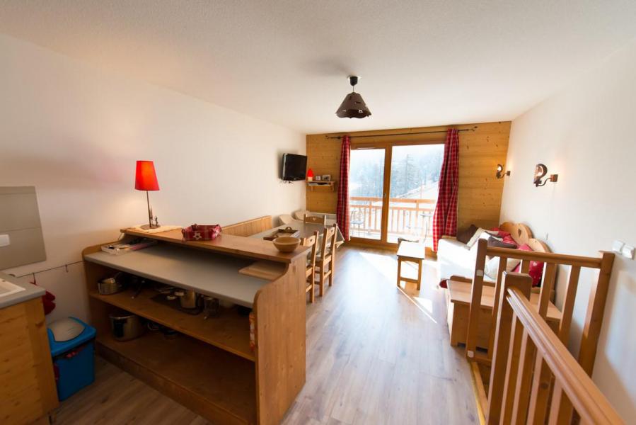 Vakantie in de bergen Appartement duplex 4 kamers 6 personen (D22) - Le Hameau des Rennes - Vars - Woonkamer