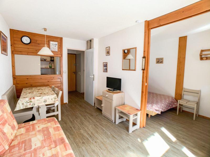 Holiday in mountain resort Studio cabin 4 people (3024) - Le Hameau du Borsat 3 - Tignes - Living room