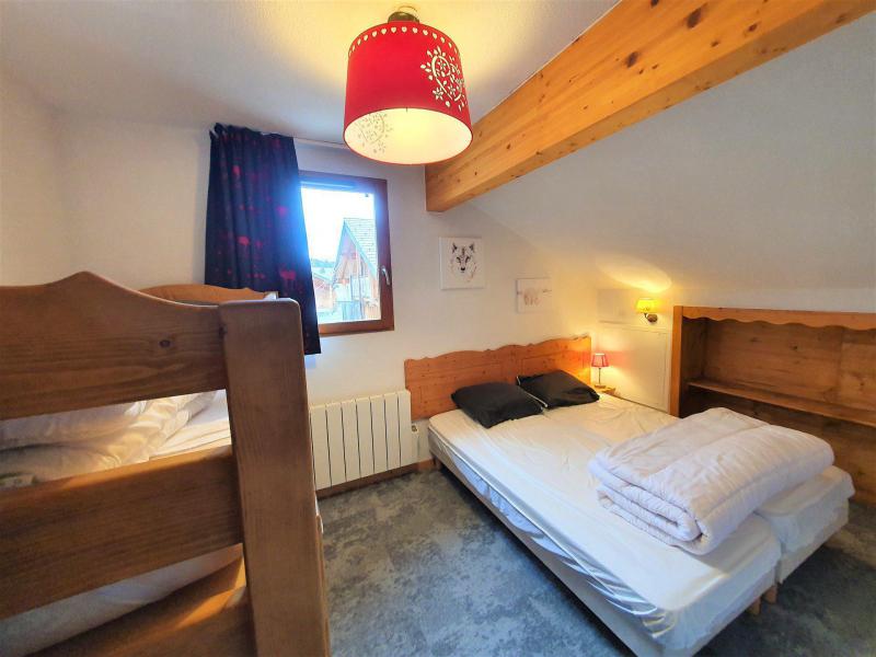 Holiday in mountain resort 3 room duplex semi-detached chalet 8 people (N2) - Le Hameau du Puy - Superdévoluy - Bedroom