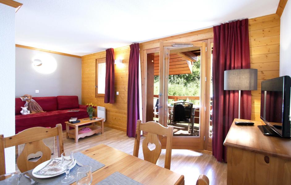 Holiday in mountain resort Le Hameau et les Chalets de la Vallée d'Or - Valloire - Living room