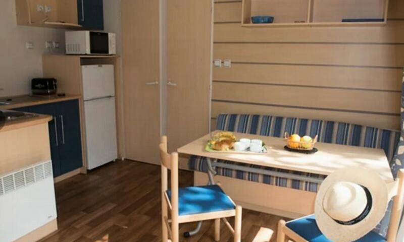 Каникулы в горах Дом на колёсах  3 комнат 6 чел. (Confort 30m²) - Le Malazéou Wellnesse Sport Camping - Ax-les-Thermes - летом под открытым небом