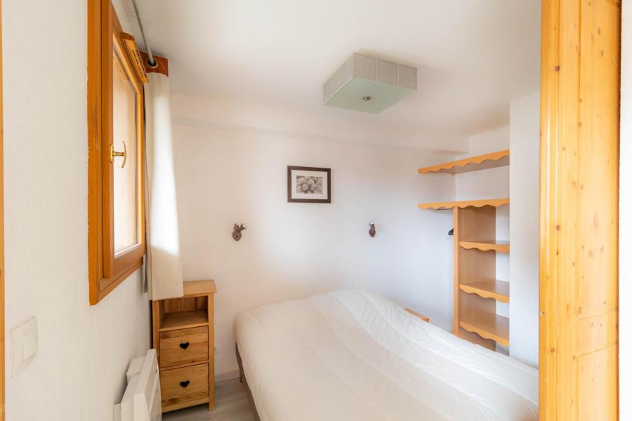 Holiday in mountain resort 2 room apartment sleeping corner 4 people (04) - Le Parc des Airelles - Les Orres - Bedroom