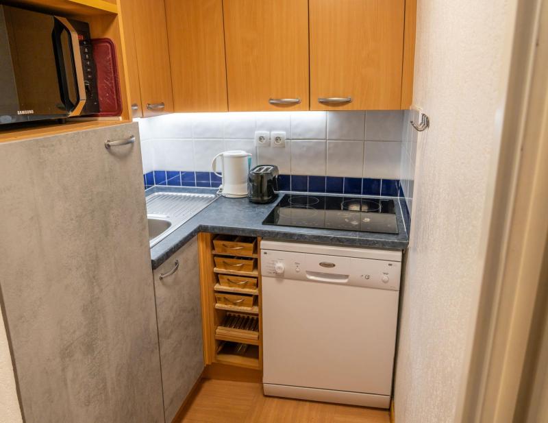 Holiday in mountain resort 2 room apartment sleeping corner 6 people (015) - Le Parc des Airelles - Les Orres - Kitchen