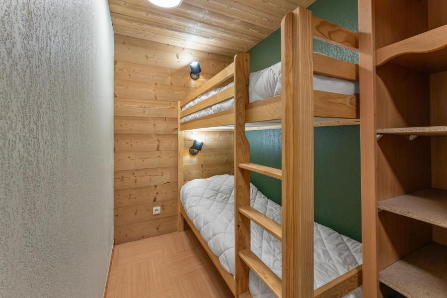 Holiday in mountain resort 2 room apartment sleeping corner 6 people (220) - Le Parc des Airelles - Les Orres - Bedroom