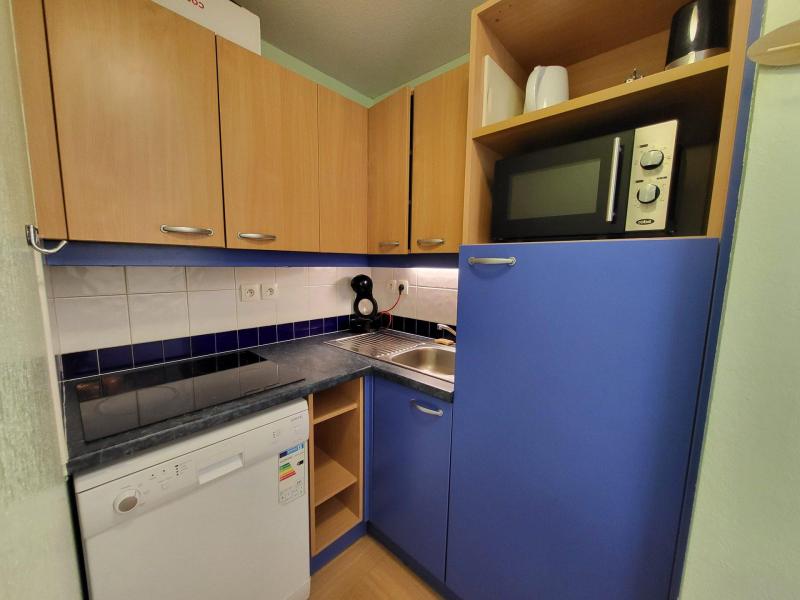 Holiday in mountain resort 2 room apartment sleeping corner 6 people (220) - Le Parc des Airelles - Les Orres - Kitchen