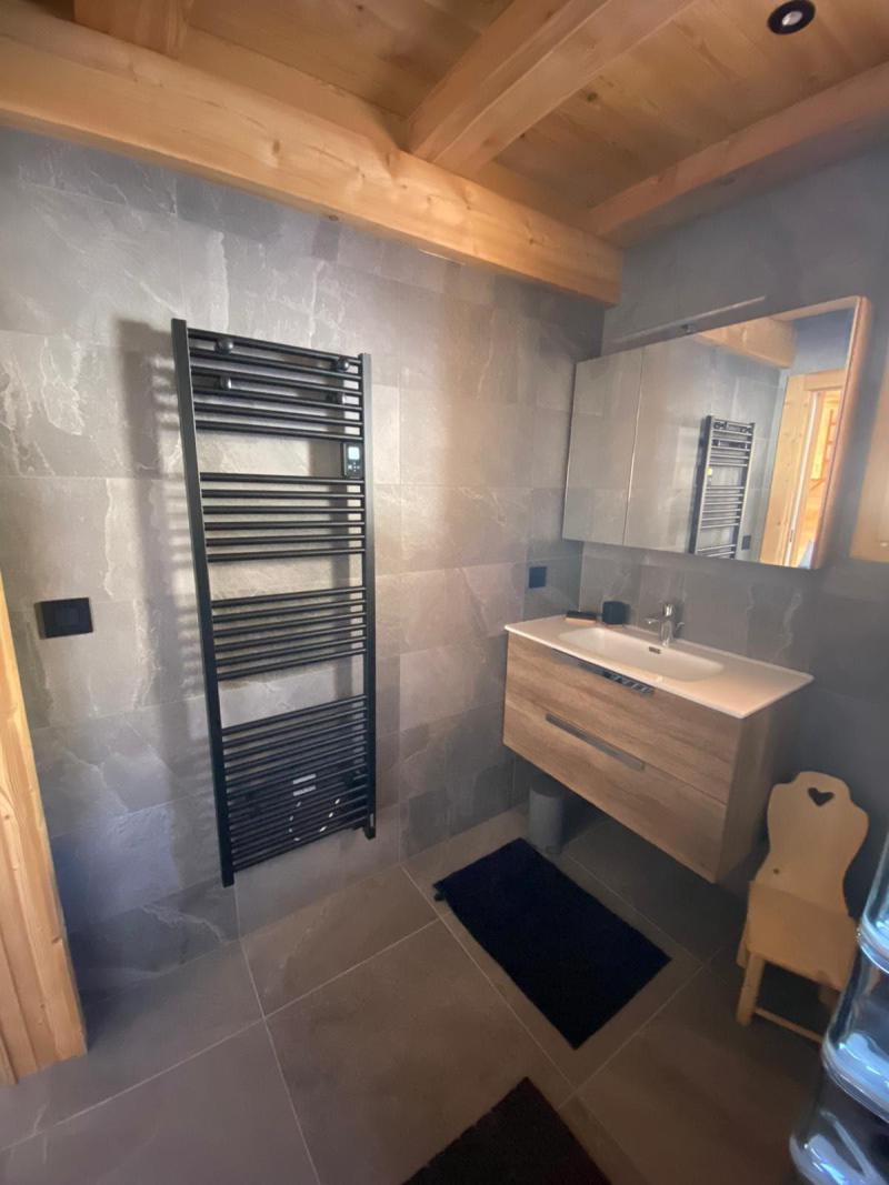 Holiday in mountain resort 2 room apartment 4 people - Le petit chalet  - Châtel - Shower room