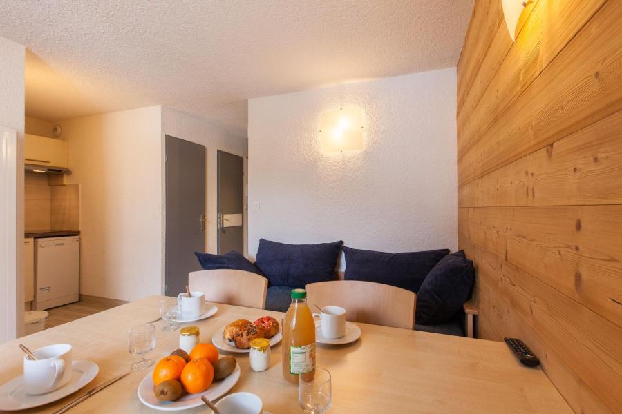 Holiday in mountain resort 2 room apartment cabin 5 people (207) - Le Relais de la Guisane - Serre Chevalier - Living room