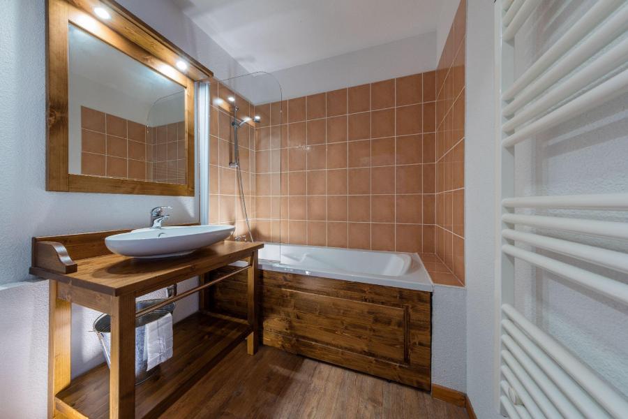Holiday in mountain resort Les Balcons du Viso - Abriès - Bathroom