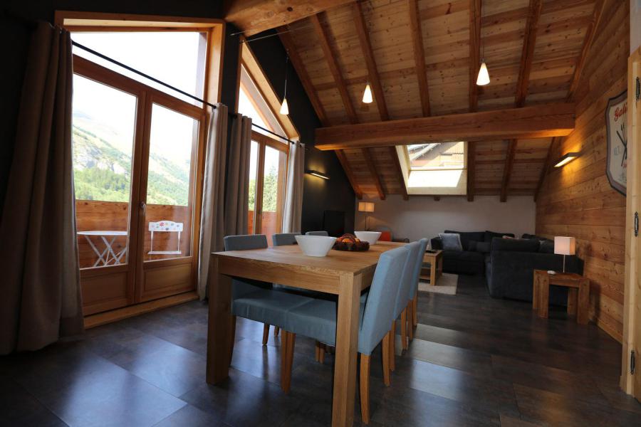 Holiday in mountain resort 3 room apartment 6 people (8) - Les Chalets d'Adrien - Valloire - Living room