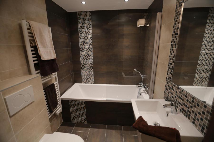 Holiday in mountain resort 4 room apartment 8 people (6) - Les Chalets d'Adrien - Valloire - Bathroom