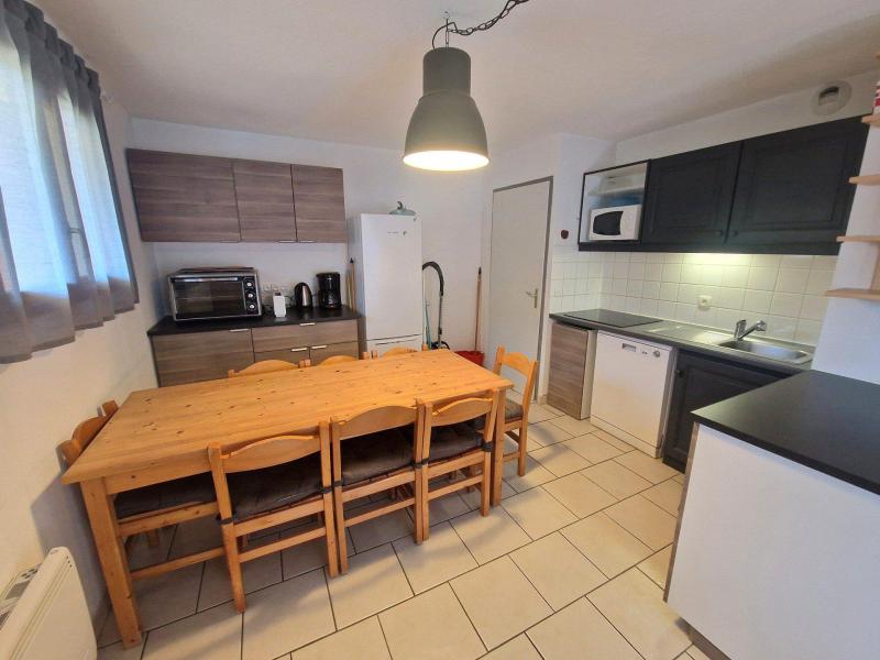 Vacances en montagne Appartement 4 pièces cabine 6-8 personnes (D4) - Les Chalets d'Arrondaz - Valfréjus - Table