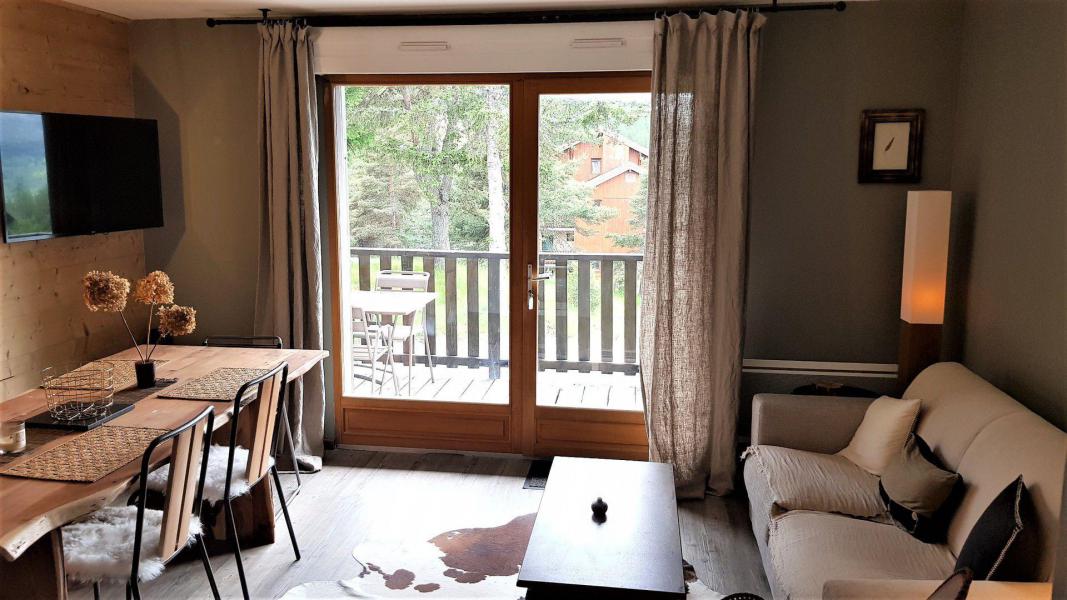 Vakantie in de bergen Appartement 4 kamers 6 personen (112) - Les Chalets d'Aurouze - La Joue du Loup - Verblijf
