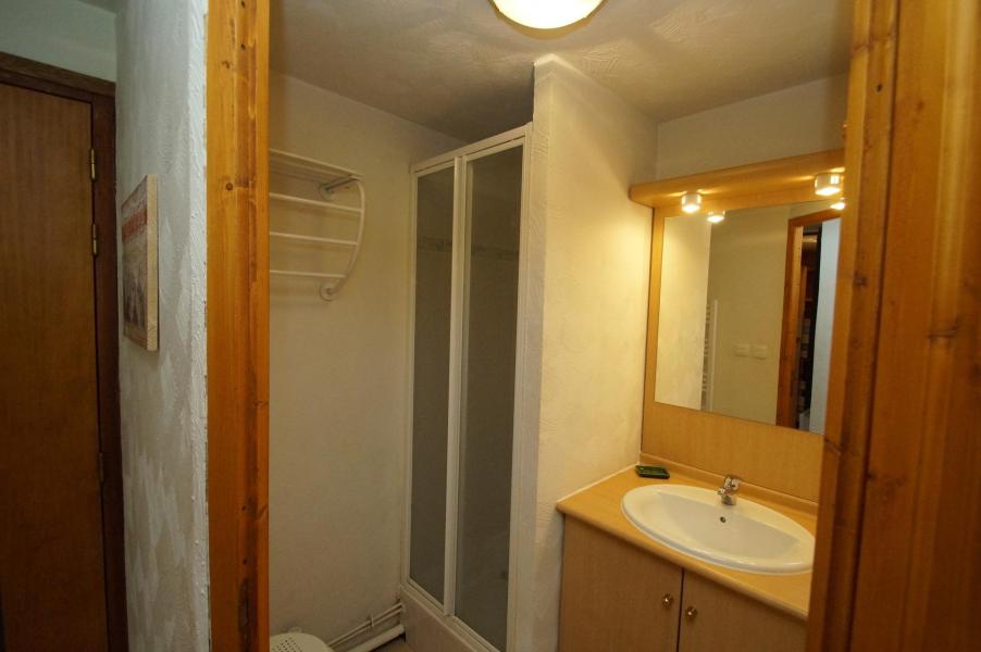 Holiday in mountain resort 2 room apartment sleeping corner 6 people (B005) - Les Chalets d'Or - Les 2 Alpes - Shower room