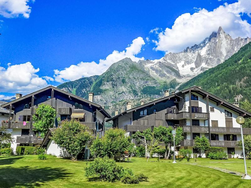 Vacanze in montagna Les Chalets de Champraz - Chamonix - Esteriore estate