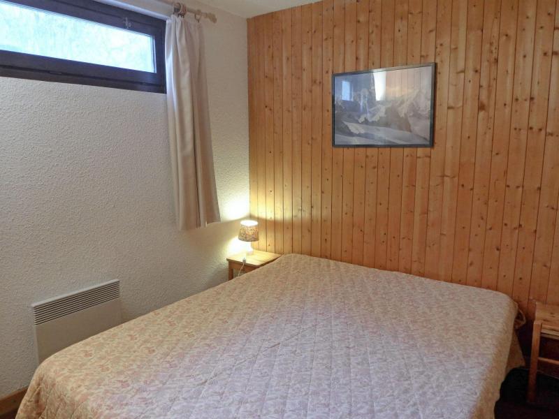 Holiday in mountain resort 4 room apartment 8 people (7) - Les Chalets de Champraz - Chamonix - Bedroom