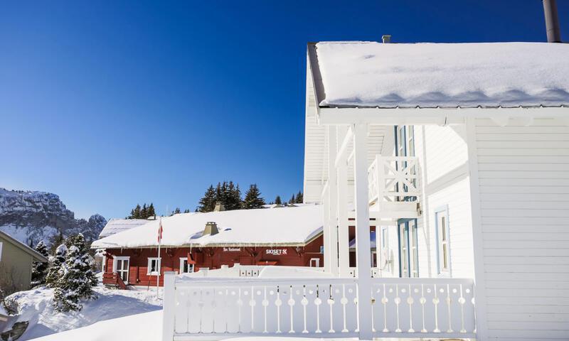 Rent in ski resort 5 room chalet 8 people (Prestige 110m²) - Les Chalets de Flaine Hameau - Maeva Home - Flaine - Summer outside