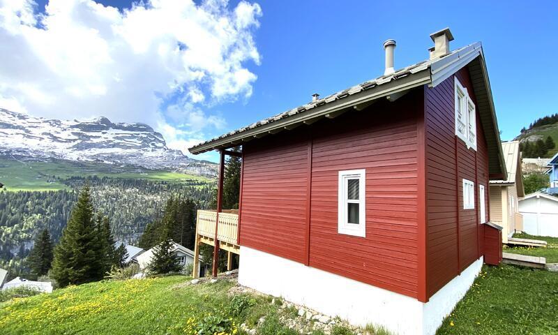 Skiverleih 3 Zimmer Chalet für 8 Personen (Confort 70m²) - Les Chalets de Flaine Hameau - Maeva Home - Flaine - Draußen im Sommer