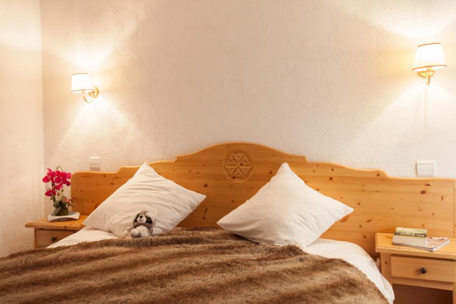Holiday in mountain resort Les Chalets de l'Adonis - Les Menuires - Bedroom