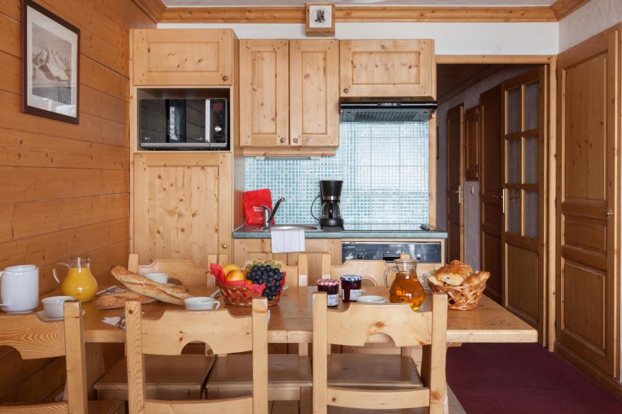 Holiday in mountain resort Les Chalets de l'Adonis - Les Menuires - Open-plan kitchen