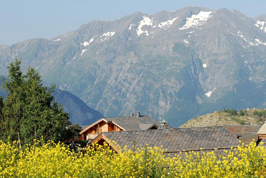 Vacances en montagne Les Chalets de l'Altiport - Alpe d'Huez - Extérieur été